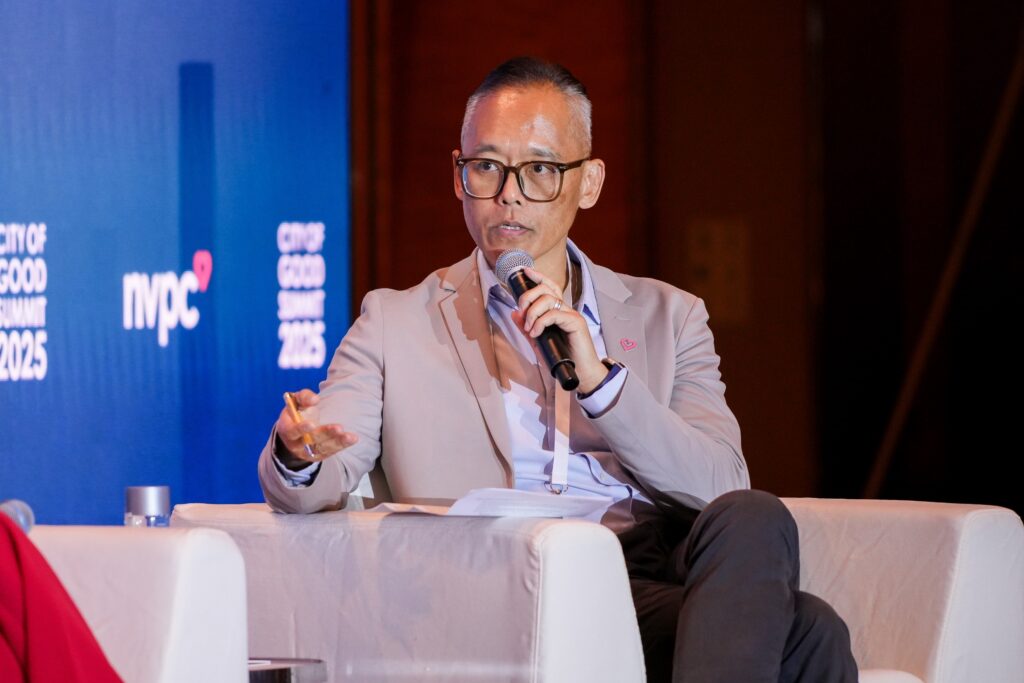NVPC’s Fundraising Forum: Putting the Fun in Fundraising 5 Jeremy Khoo (Caritas), panellist of the forum, sharing his thoughts on stage