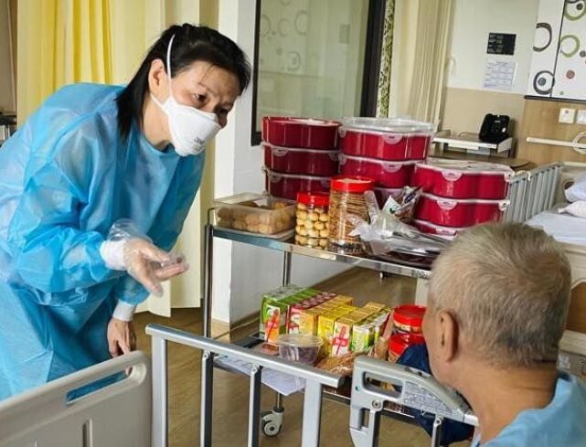 assisi hospice nurse and patient e1767756646206